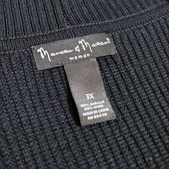 Mercer & Madison Wool Blend Black Bishop Sleeve Ribbed V-Neck Button Cardigain - Picture 8 of 8